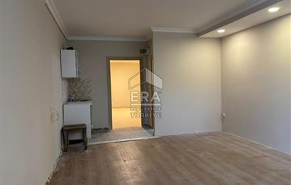 Zekeriyaköy Çarşıda Bahçe Kullanımlı 3 Odalı Kiralık Ofis