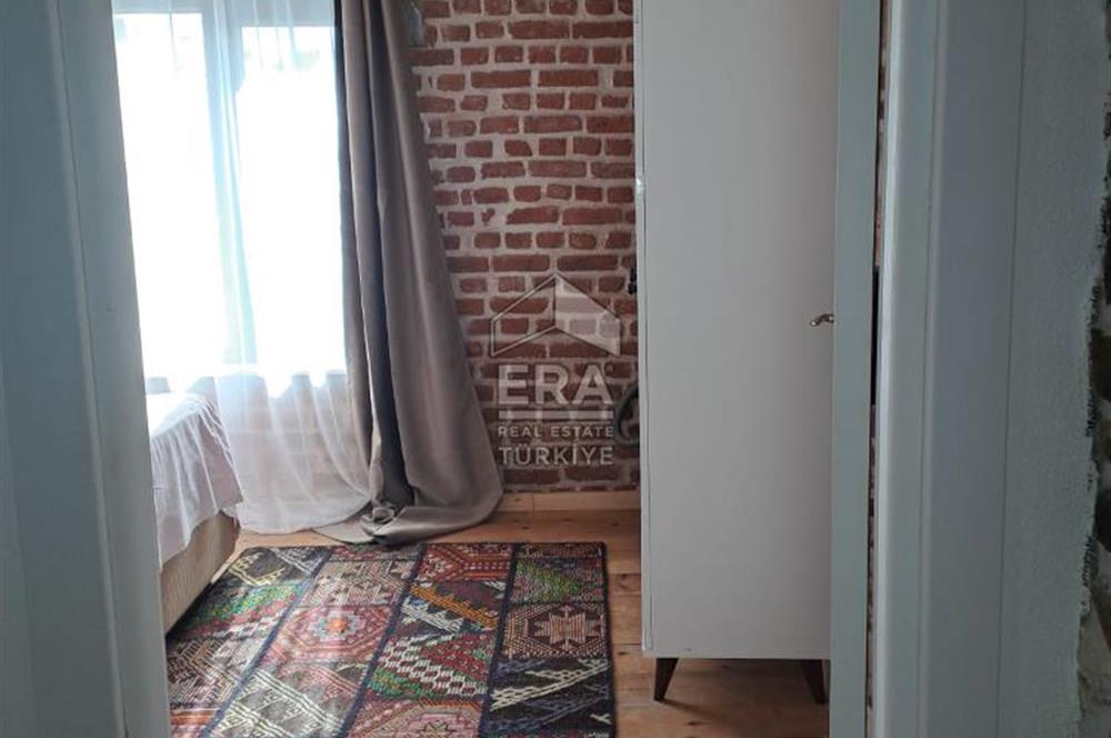 Ayvalık Fethiye Mahallesi’nde Kiralık 3+1 Bahçeli Masrafsız Rum Taş Ev