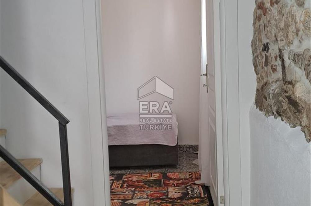 Ayvalık Fethiye Mahallesi’nde Kiralık 3+1 Bahçeli Masrafsız Rum Taş Ev