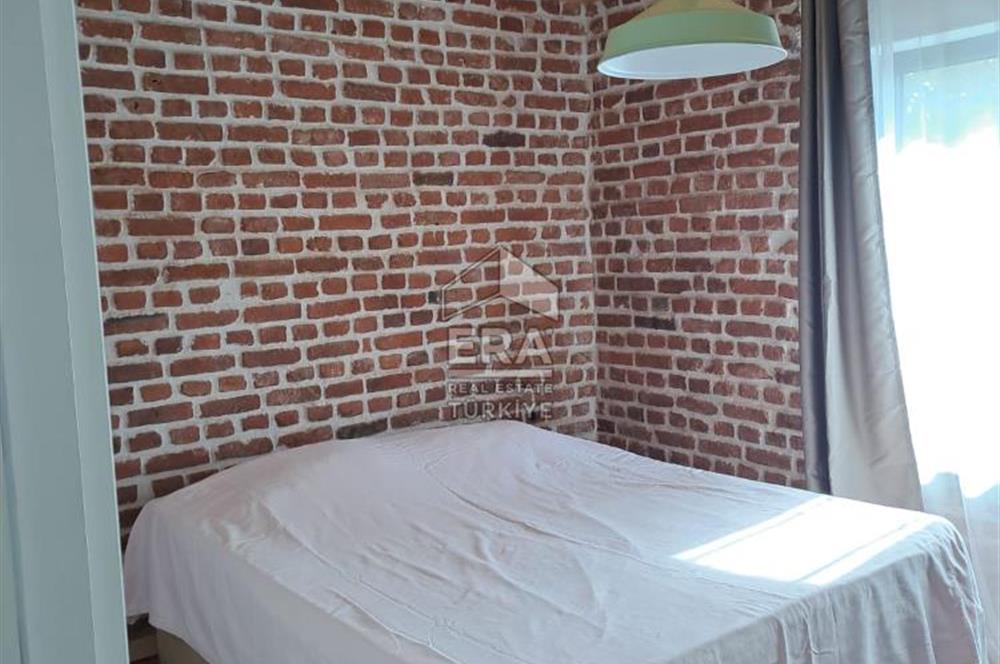 Ayvalık Fethiye Mahallesi’nde Kiralık 3+1 Bahçeli Masrafsız Rum Taş Ev