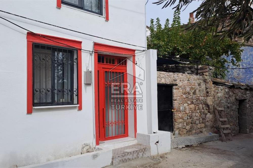 Ayvalık Fethiye Mahallesi’nde Kiralık 3+1 Bahçeli Masrafsız Rum Taş Ev