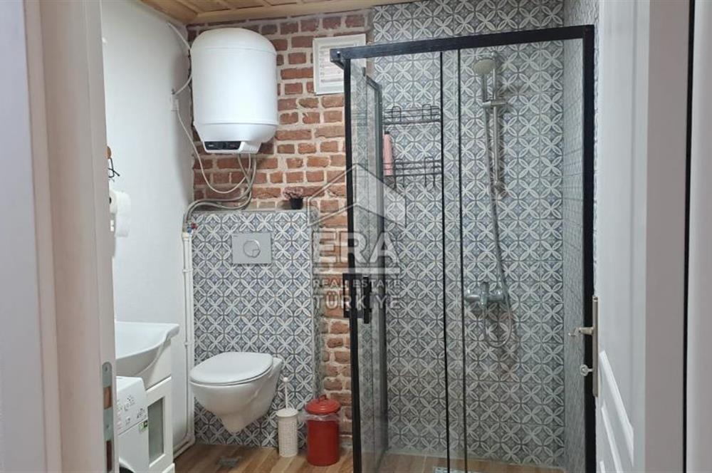 Ayvalık Fethiye Mahallesi’nde Kiralık 3+1 Bahçeli Masrafsız Rum Taş Ev