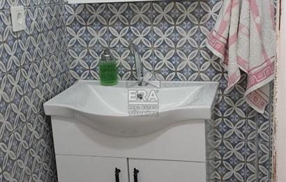 Ayvalık Fethiye Mahallesi’nde Kiralık 3+1 Bahçeli Masrafsız Rum Taş Ev