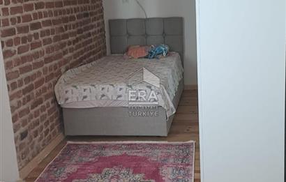 Ayvalık Fethiye Mahallesi’nde Kiralık 3+1 Bahçeli Masrafsız Rum Taş Ev