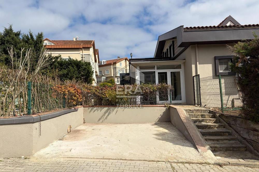 Uskumruköy'de Site İçinde | 7+1 Tam Müstakil Villa