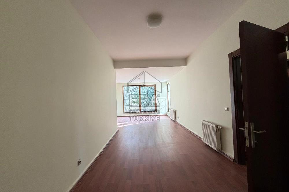 Uskumruköy'de Site İçinde | 7+1 Tam Müstakil Villa