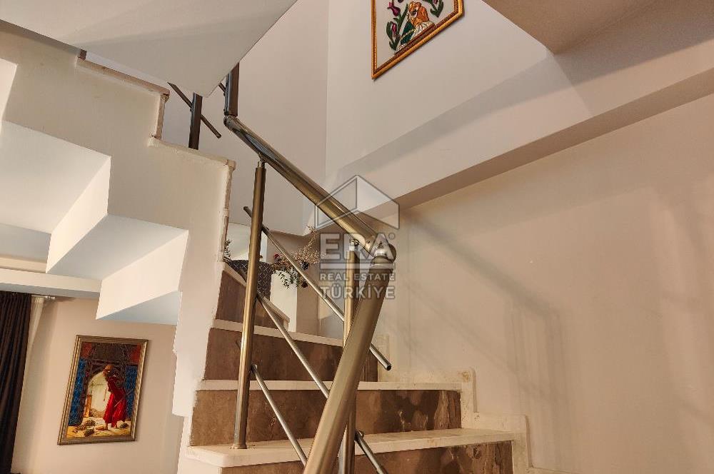 ALTINOVA'DA SATILIK 3+1 SİTE İÇİ MÜSTAKİL VİLLA