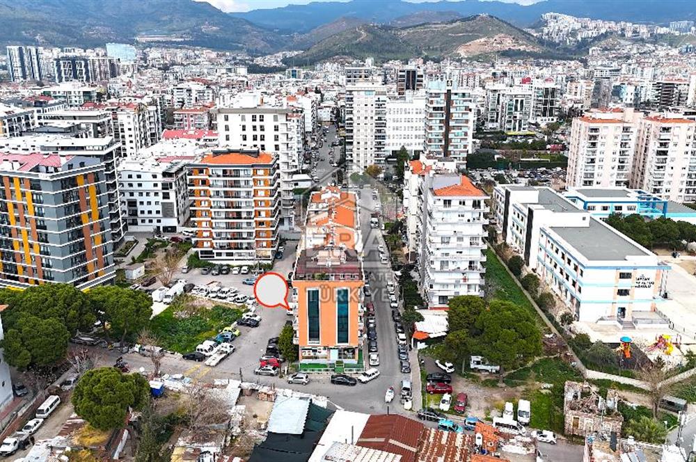 Karşıyaka'da Medikal Point'e Yakın Taşınmaya Hazır 3+1 Daire