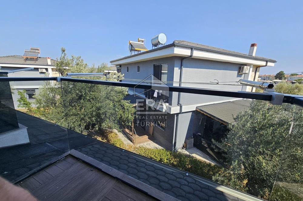 AYVALIK SARMISAKLI’DA DOĞAYLA İÇ İÇE, BAHÇELİ DUBLEKS VİLLA