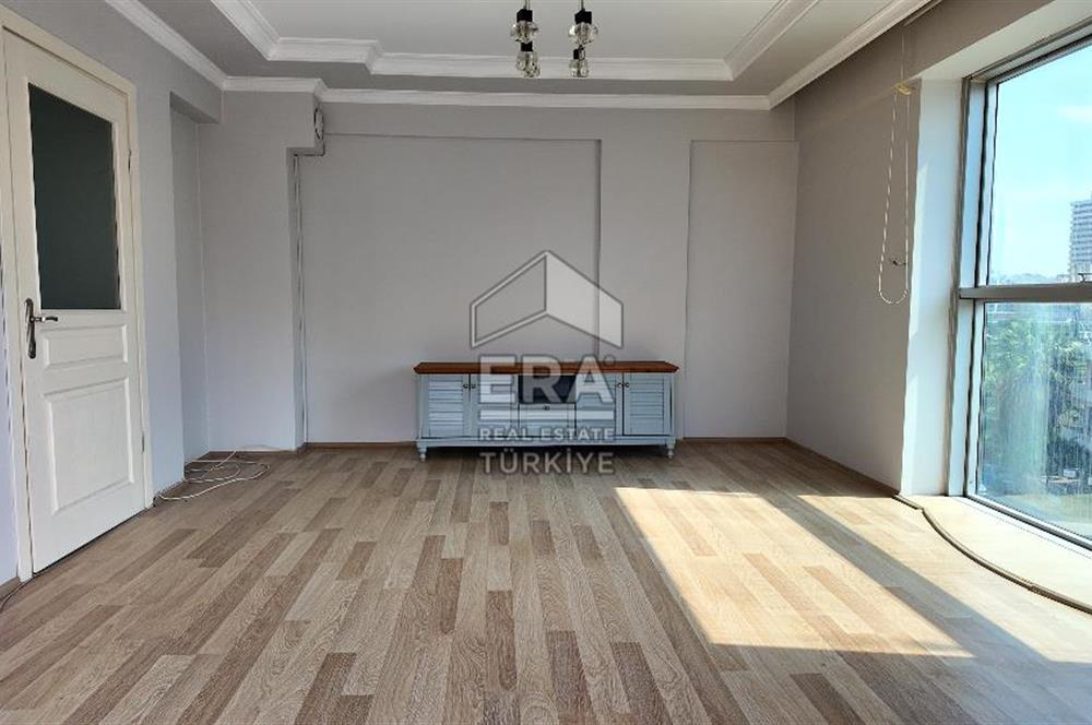 Karşıyaka'da Medikal Point'e Yakın Taşınmaya Hazır 3+1 Daire