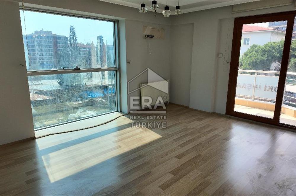 Karşıyaka'da Medikal Point'e Yakın Taşınmaya Hazır 3+1 Daire