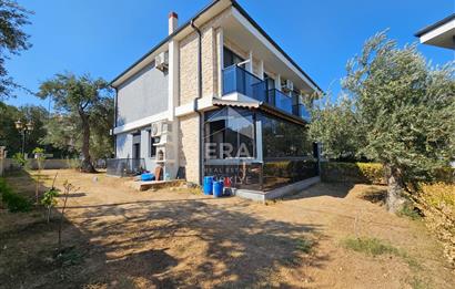 AYVALIK SARMISAKLI’DA DOĞAYLA İÇ İÇE, BAHÇELİ DUBLEKS VİLLA