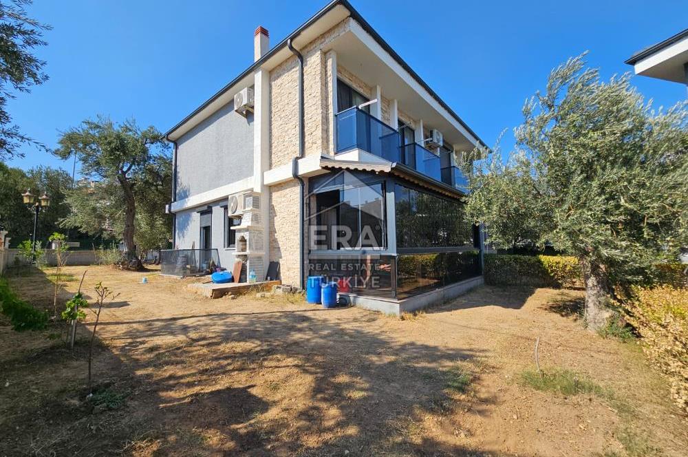 AYVALIK SARMISAKLI’DA DOĞAYLA İÇ İÇE, BAHÇELİ DUBLEKS VİLLA