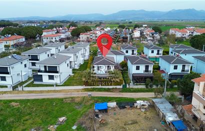 ALTINOVA'DA SATILIK 3+1 SİTE İÇİ MÜSTAKİL VİLLA