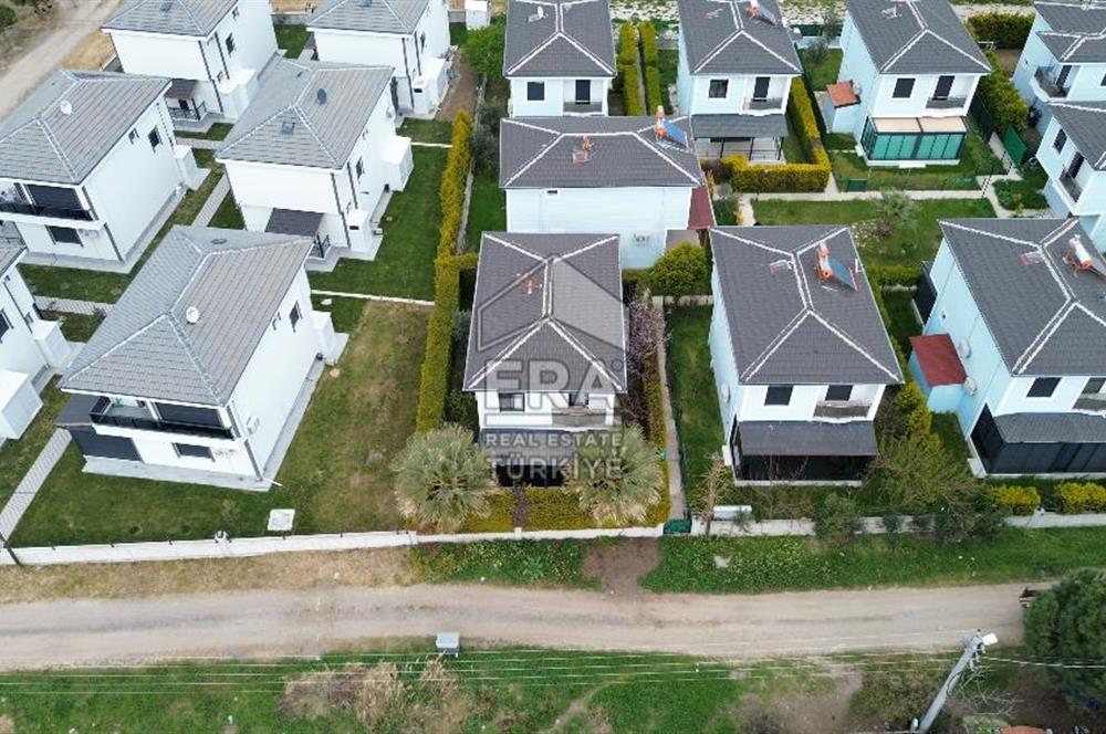 ALTINOVA'DA SATILIK 3+1 SİTE İÇİ MÜSTAKİL VİLLA