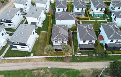 ALTINOVA'DA SATILIK 3+1 SİTE İÇİ MÜSTAKİL VİLLA