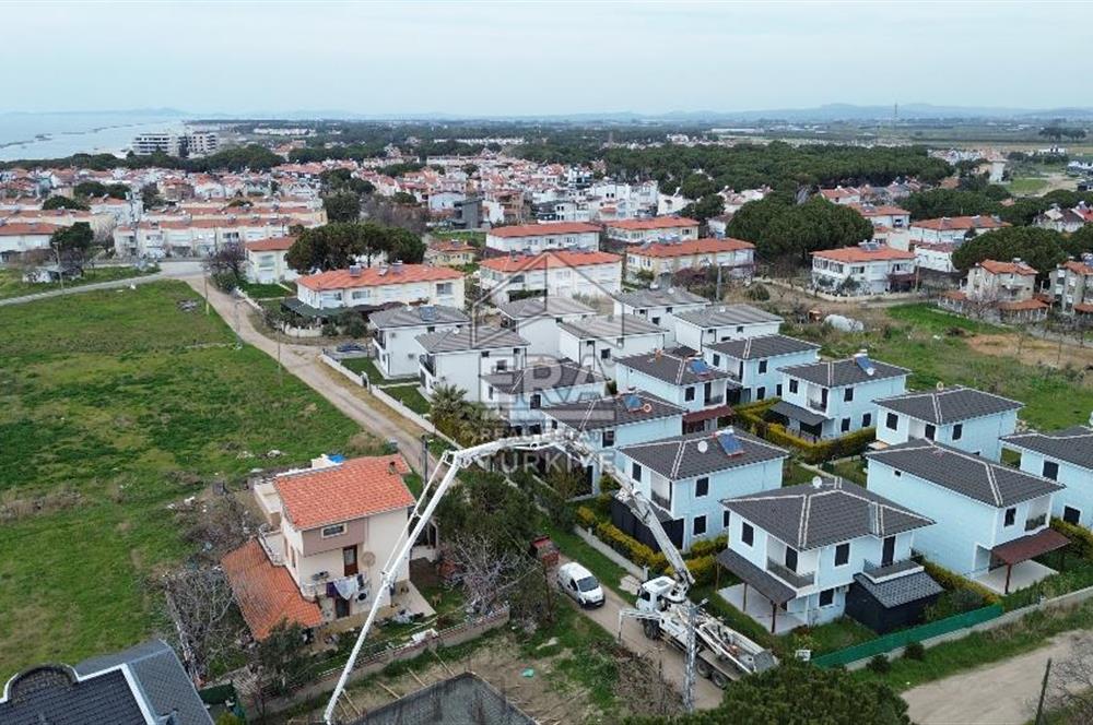 ALTINOVA'DA SATILIK 3+1 SİTE İÇİ MÜSTAKİL VİLLA