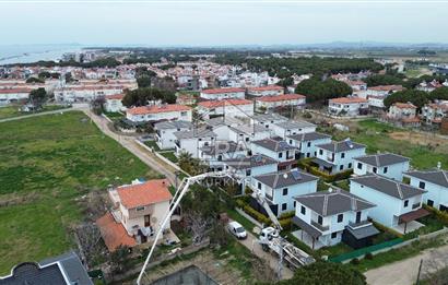 ALTINOVA'DA SATILIK 3+1 SİTE İÇİ MÜSTAKİL VİLLA