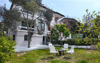 ÇEŞME YALI'DA EK YAŞAM ALANLI 3+1 VİLLA