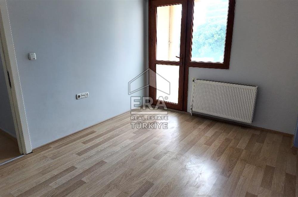 Karşıyaka'da Medikal Point'e Yakın Taşınmaya Hazır 3+1 Daire