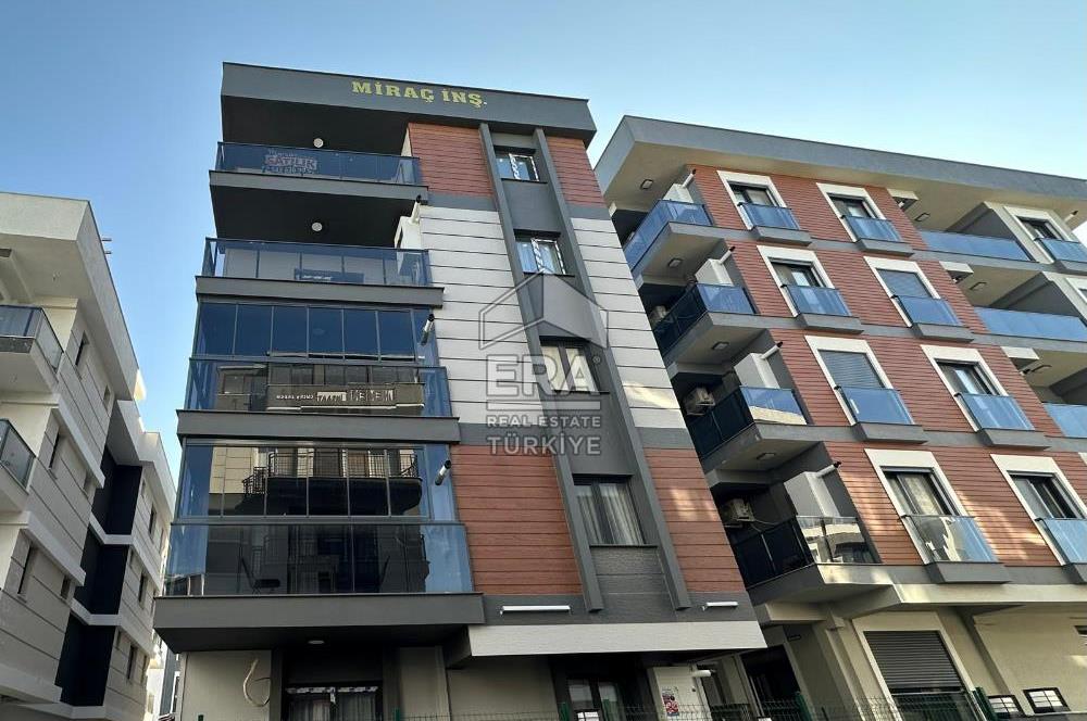 Seyrek Merkezde Full Eşyalı 1+1 Ara Kat Kiralık Daire