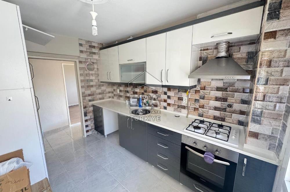 Çiğli Yeni Mahallede Önü Açık 3+1 Kiralık Daire