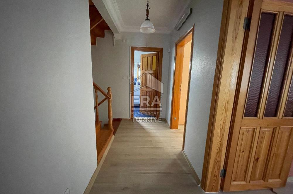 AYVALIK SAHİLKENT MAHALLESİNDE YILLIK KİRALIK 3+1 VİLLA