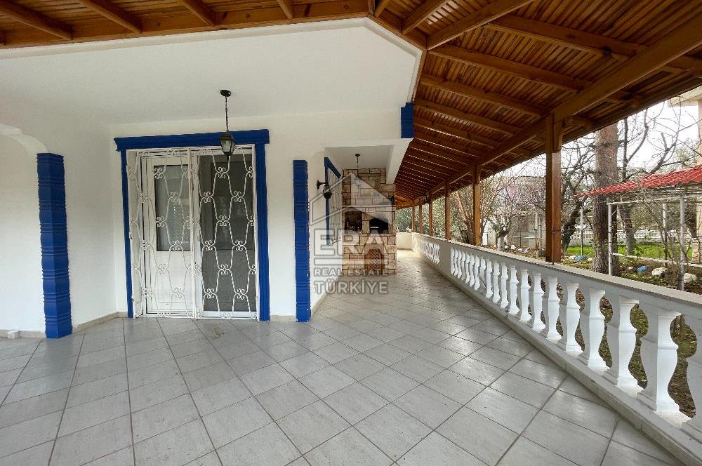 AYVALIK SAHİLKENT MAHALLESİNDE YILLIK KİRALIK 3+1 VİLLA
