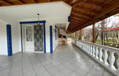 AYVALIK SAHİLKENT MAHALLESİNDE YILLIK KİRALIK 3+1 VİLLA
