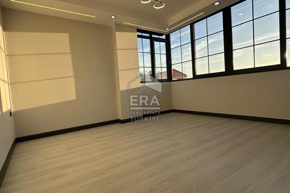 ERA ANGEL'dan Deniz Manzaralı Bahçeli Ferah Satılık 2+1 Villa