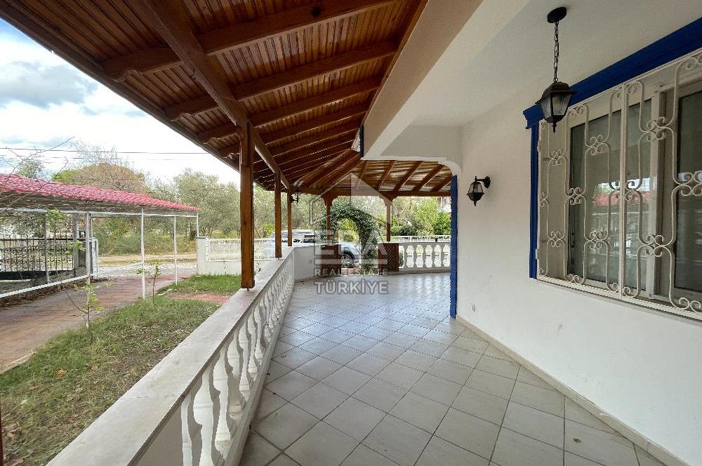 AYVALIK SAHİLKENT MAHALLESİNDE YILLIK KİRALIK 3+1 VİLLA