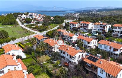 ÇEŞME YALI'DA EK YAŞAM ALANLI 3+1 VİLLA