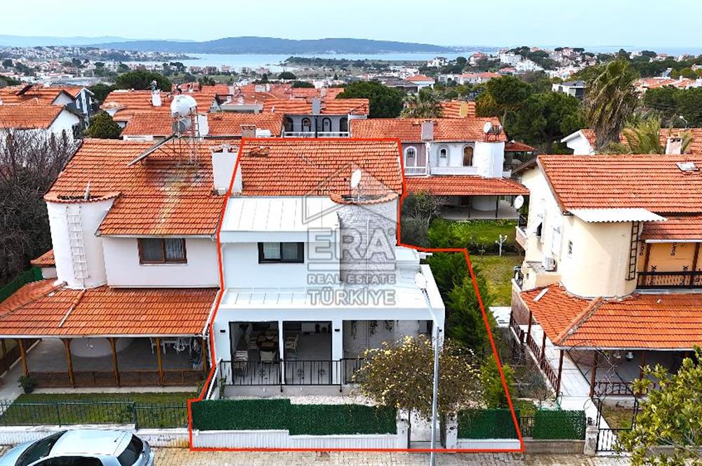 ÇEŞME YALI'DA EK YAŞAM ALANLI 3+1 VİLLA