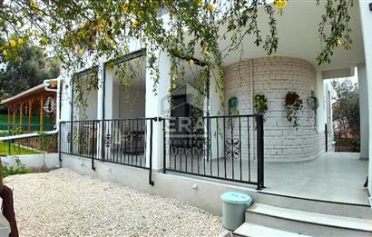 ÇEŞME YALI'DA EK YAŞAM ALANLI 3+1 VİLLA