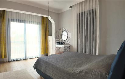 ÇEŞME YALI'DA EK YAŞAM ALANLI 3+1 VİLLA