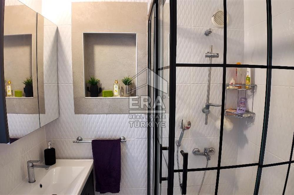 ÇEŞME YALI'DA EK YAŞAM ALANLI 3+1 VİLLA