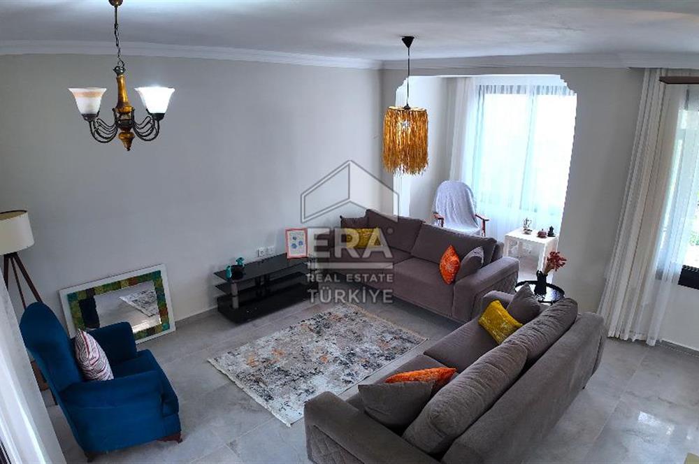 ÇEŞME YALI'DA EK YAŞAM ALANLI 3+1 VİLLA