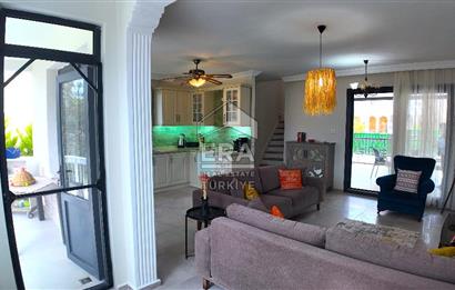 ÇEŞME YALI'DA EK YAŞAM ALANLI 3+1 VİLLA