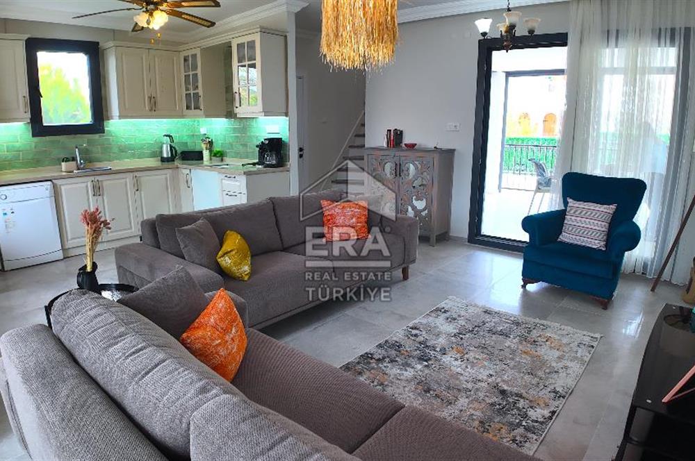 ÇEŞME YALI'DA EK YAŞAM ALANLI 3+1 VİLLA