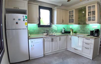 ÇEŞME YALI'DA EK YAŞAM ALANLI 3+1 VİLLA