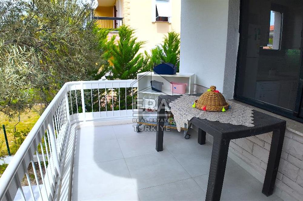 ÇEŞME YALI'DA EK YAŞAM ALANLI 3+1 VİLLA