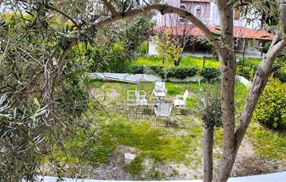 ÇEŞME YALI'DA EK YAŞAM ALANLI 3+1 VİLLA