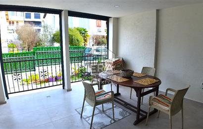 ÇEŞME YALI'DA EK YAŞAM ALANLI 3+1 VİLLA