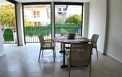 ÇEŞME YALI'DA EK YAŞAM ALANLI 3+1 VİLLA