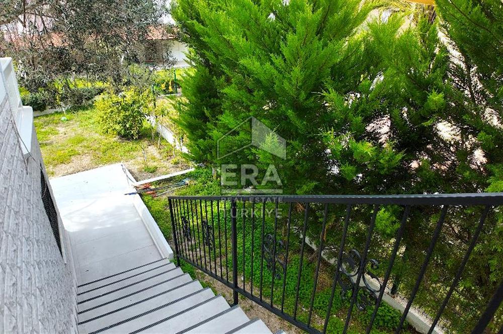 ÇEŞME YALI'DA EK YAŞAM ALANLI 3+1 VİLLA