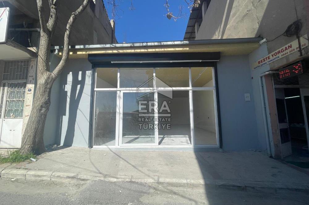 Caddeye Yakın Köşe Konumda 93 m² Kiralık Depo Geniş Kapılı