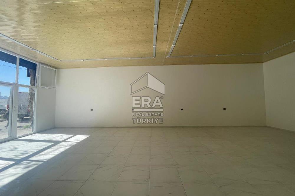 Caddeye Yakın Köşe Konumda 93 m² Kiralık Depo Geniş Kapılı