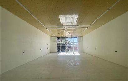 Caddeye Yakın Köşe Konumda 93 m² Kiralık Depo Geniş Kapılı