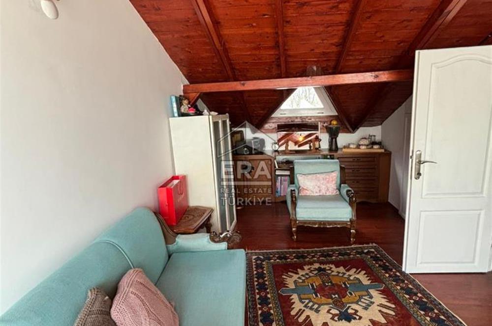 Zekeriyaköy Plato Evlerinde Bakımlı Yenilenmiş Villa