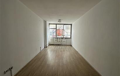 Konak Cumhuriyet İş Hanında Merkezi Konumda Kiralık Ofis